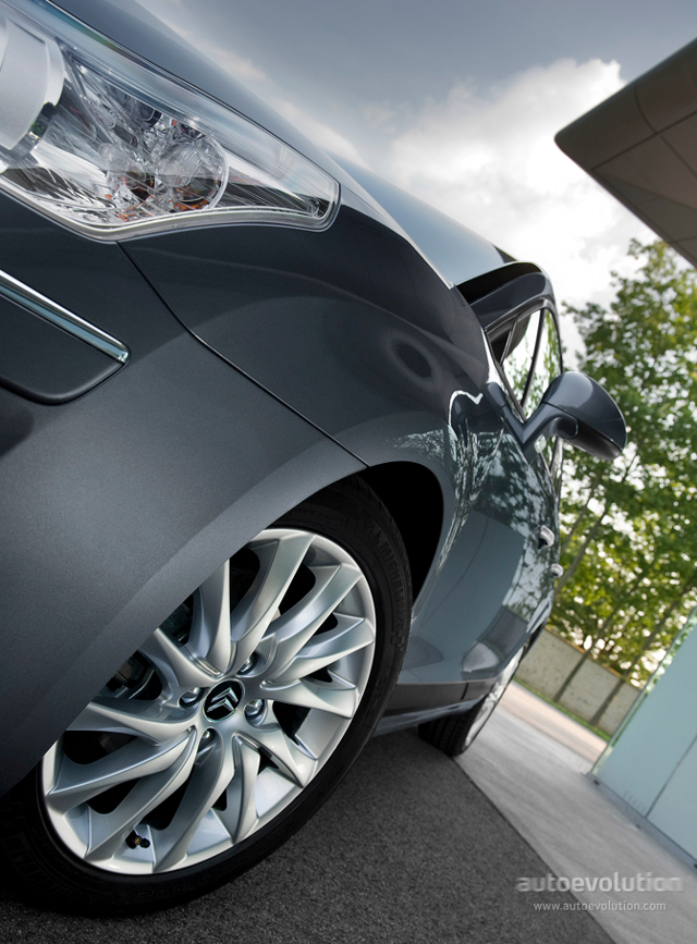 Citroen C4 Hatchback photo 9