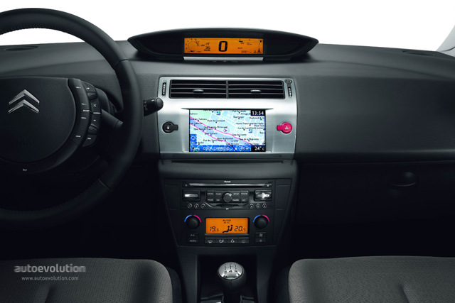 Citroen C4 Hatchback photo 11