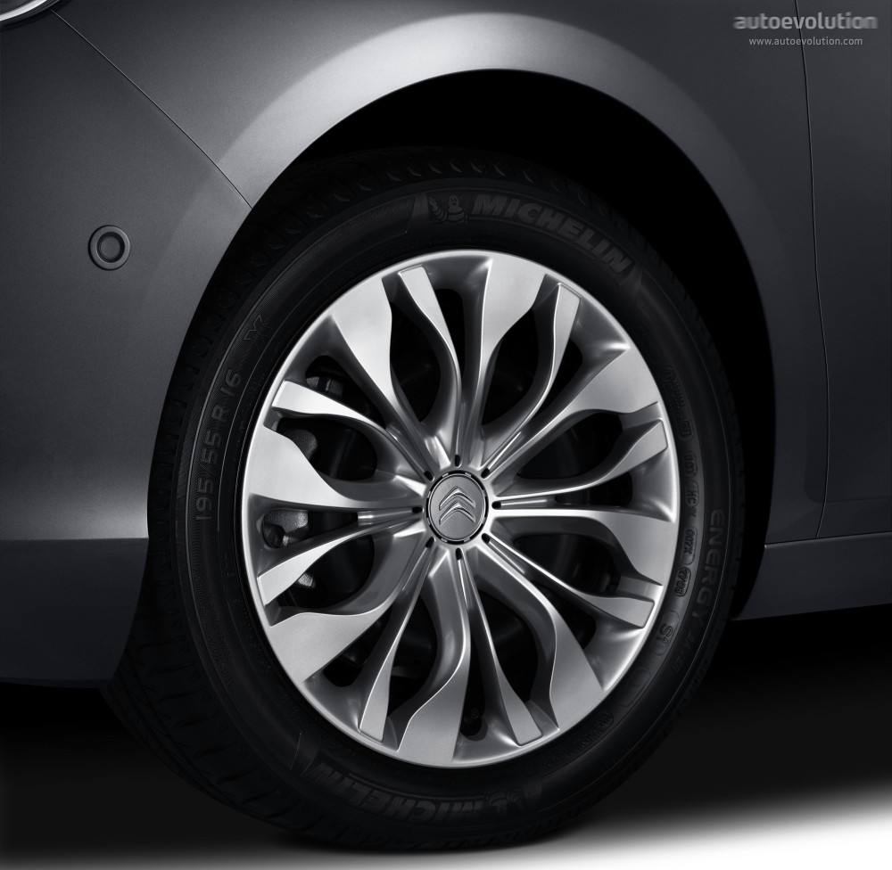 Citroen C4 Hatchback photo 11