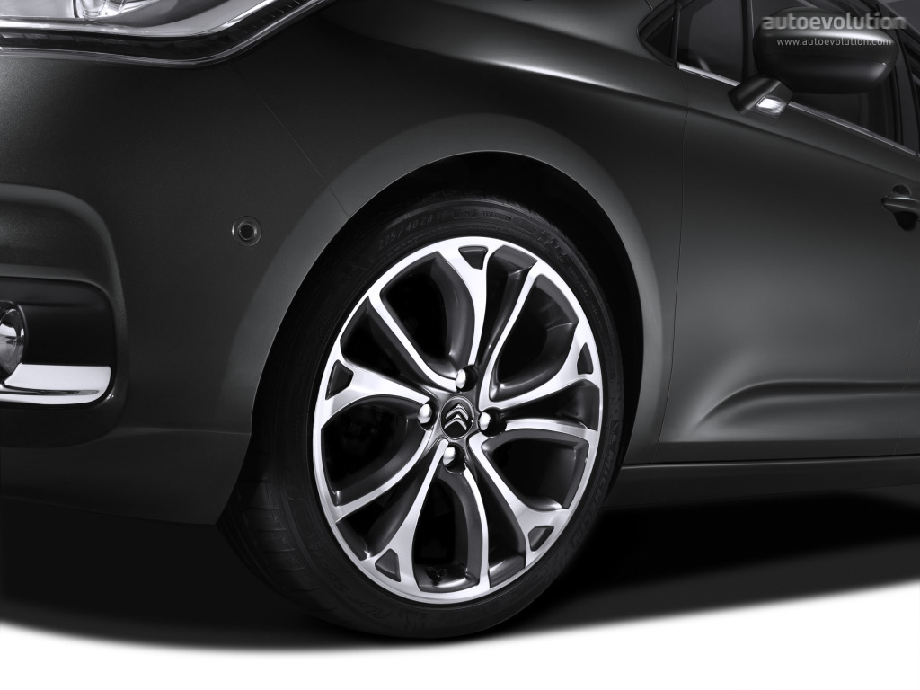 Citroen C4 Hatchback photo 8