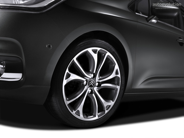 Citroen C4 Hatchback photo 8