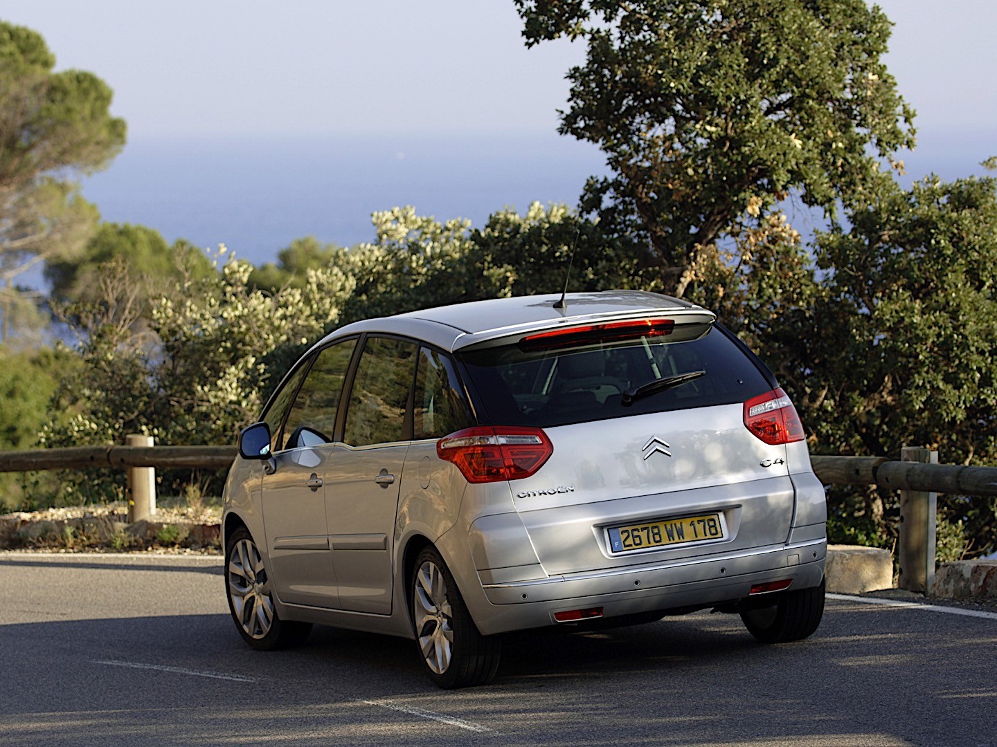 Citroen C4 Picasso photo 16