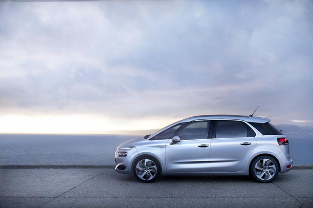 Citroen C4 Picasso photo 9
