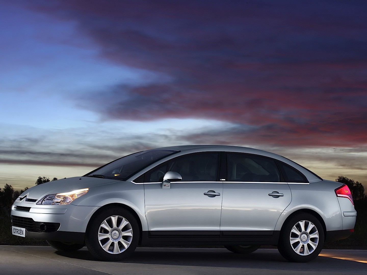 Citroen C4 Sedan photo 2