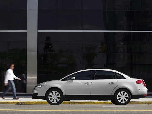 Citroen C4 Sedan photo 4