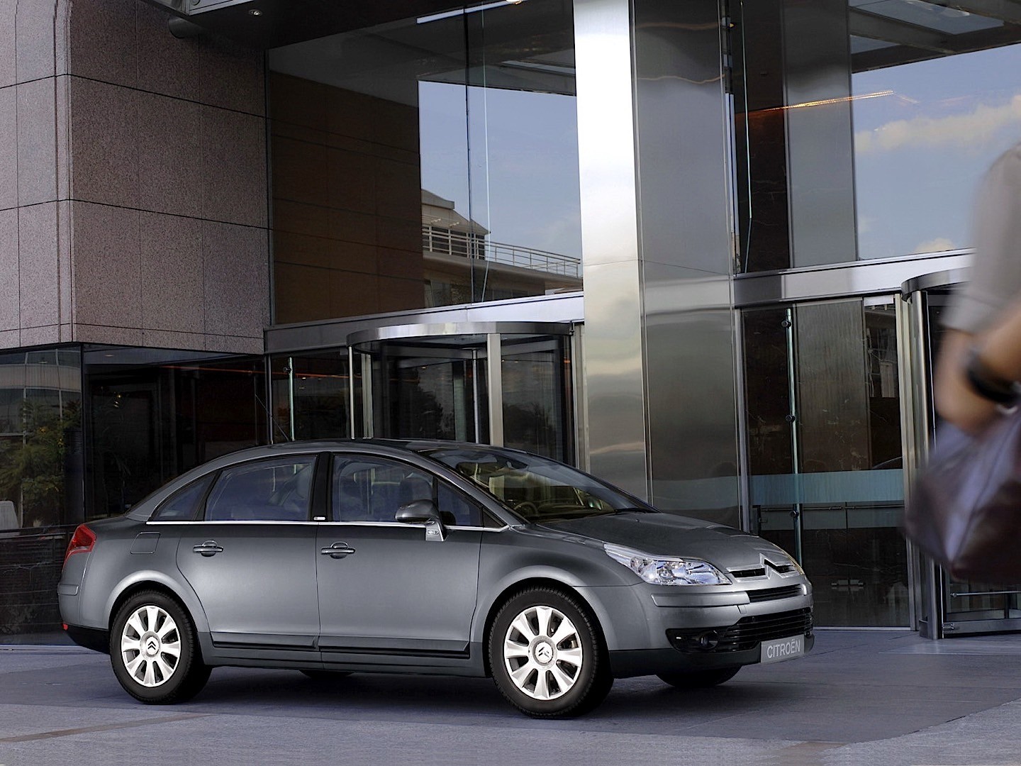 Citroen C4 Sedan photo 8