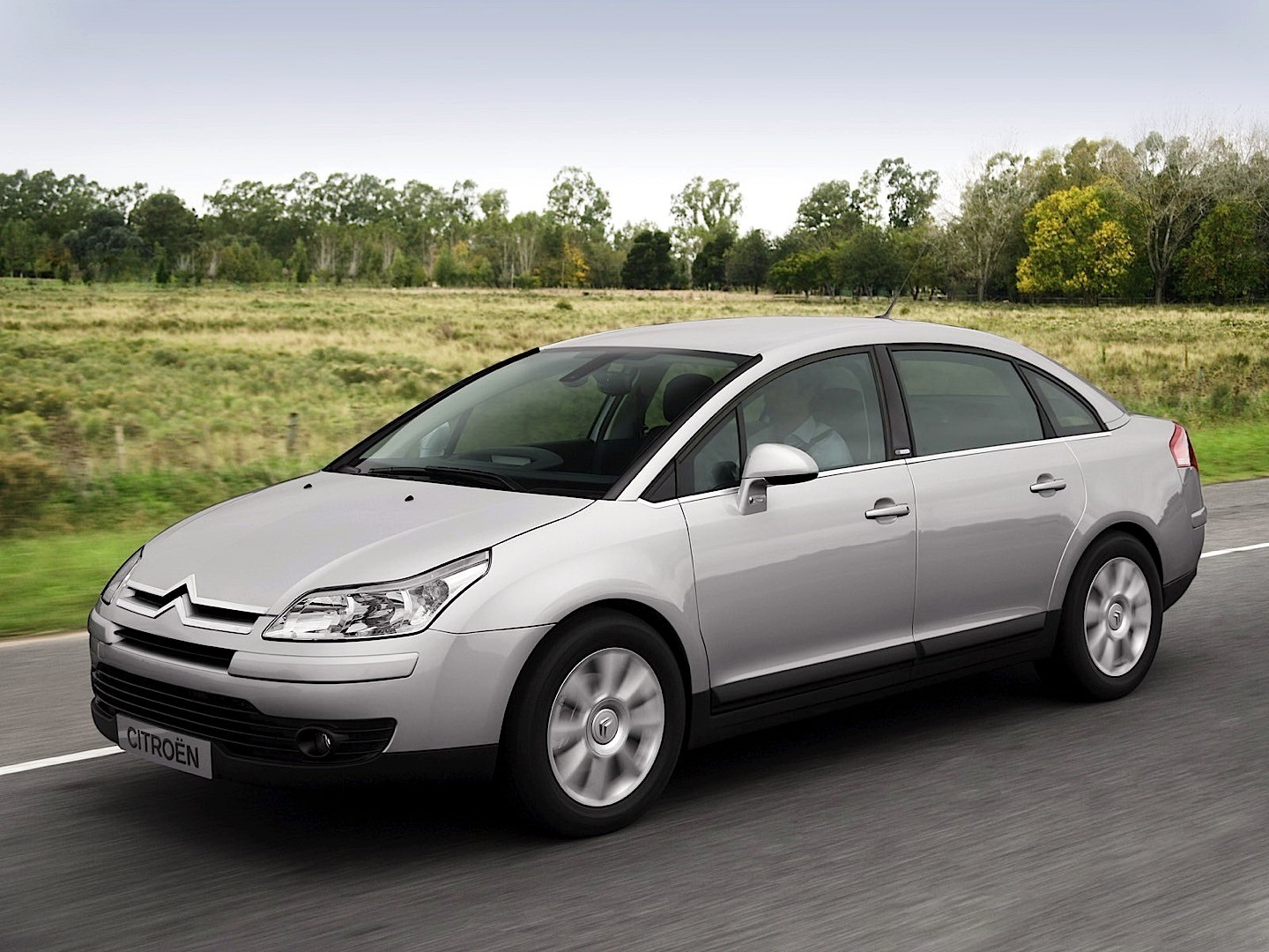 Citroen C4 Sedan photo 9