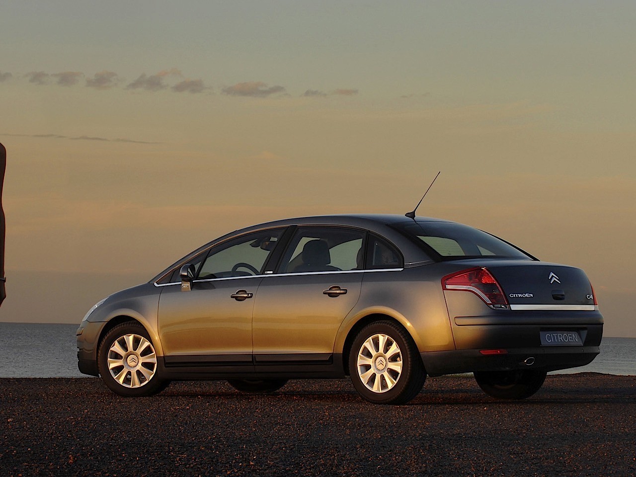 Citroen C4 Sedan photo 11