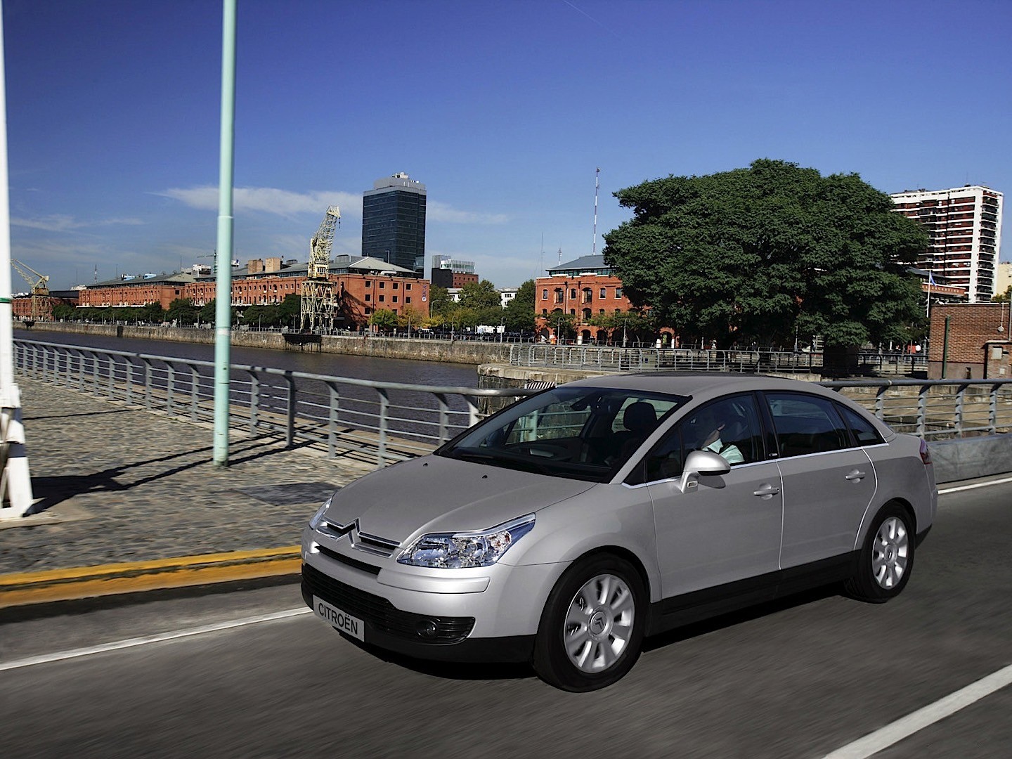 Citroen C4 Sedan photo 13