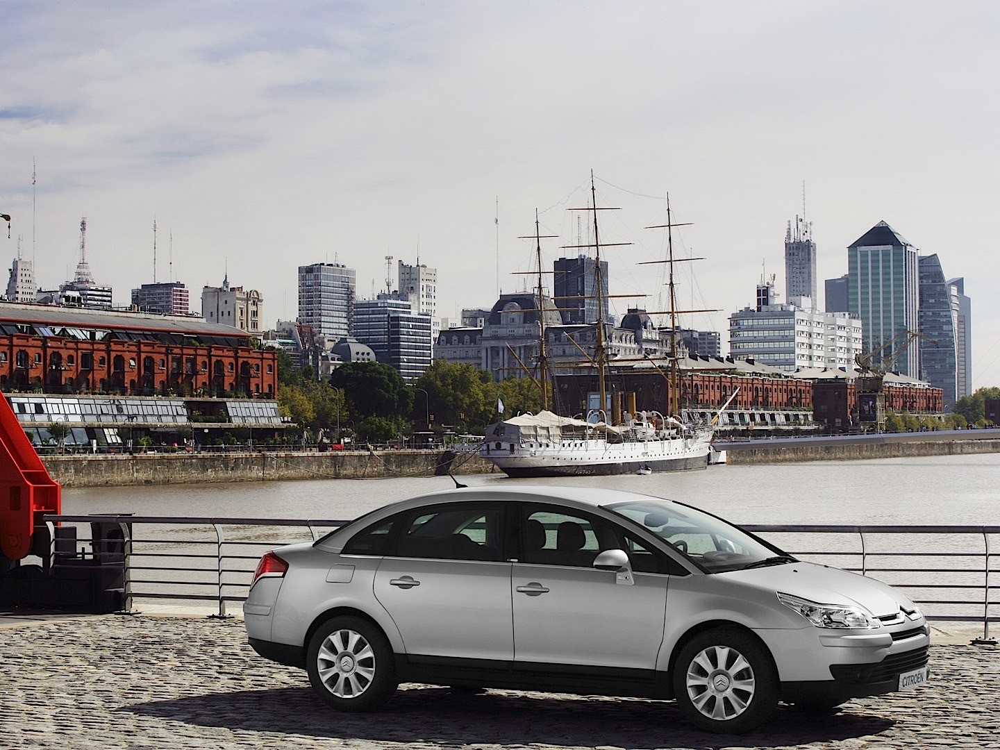 Citroen C4 Sedan photo 14