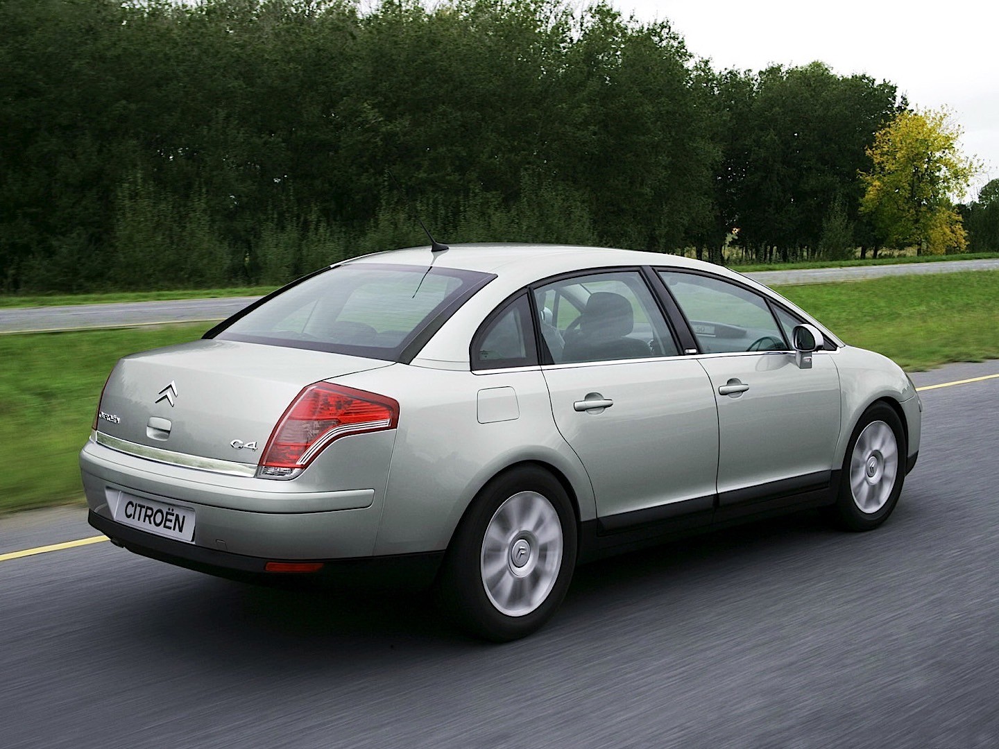 Citroen C4 Sedan photo 17