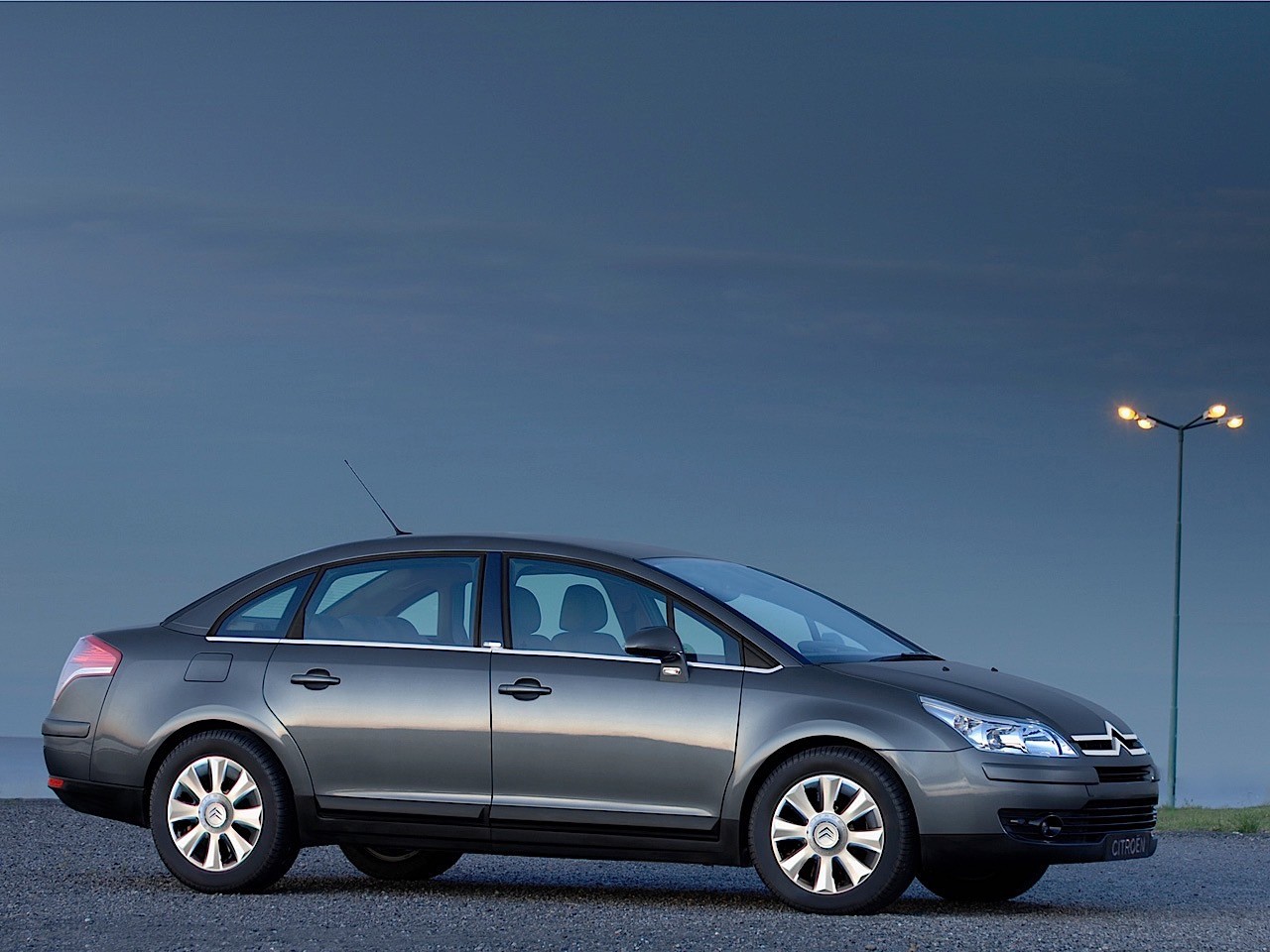 Citroen C4 Sedan photo 18