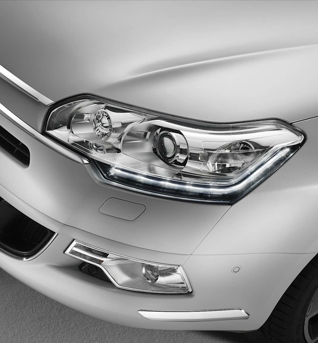 Citroen C5 Sedan photo 11