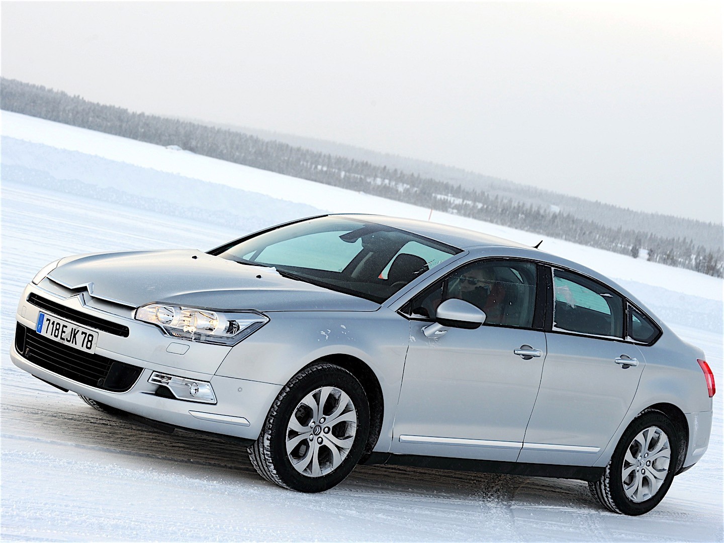 Citroen C5 Sedan photo 21