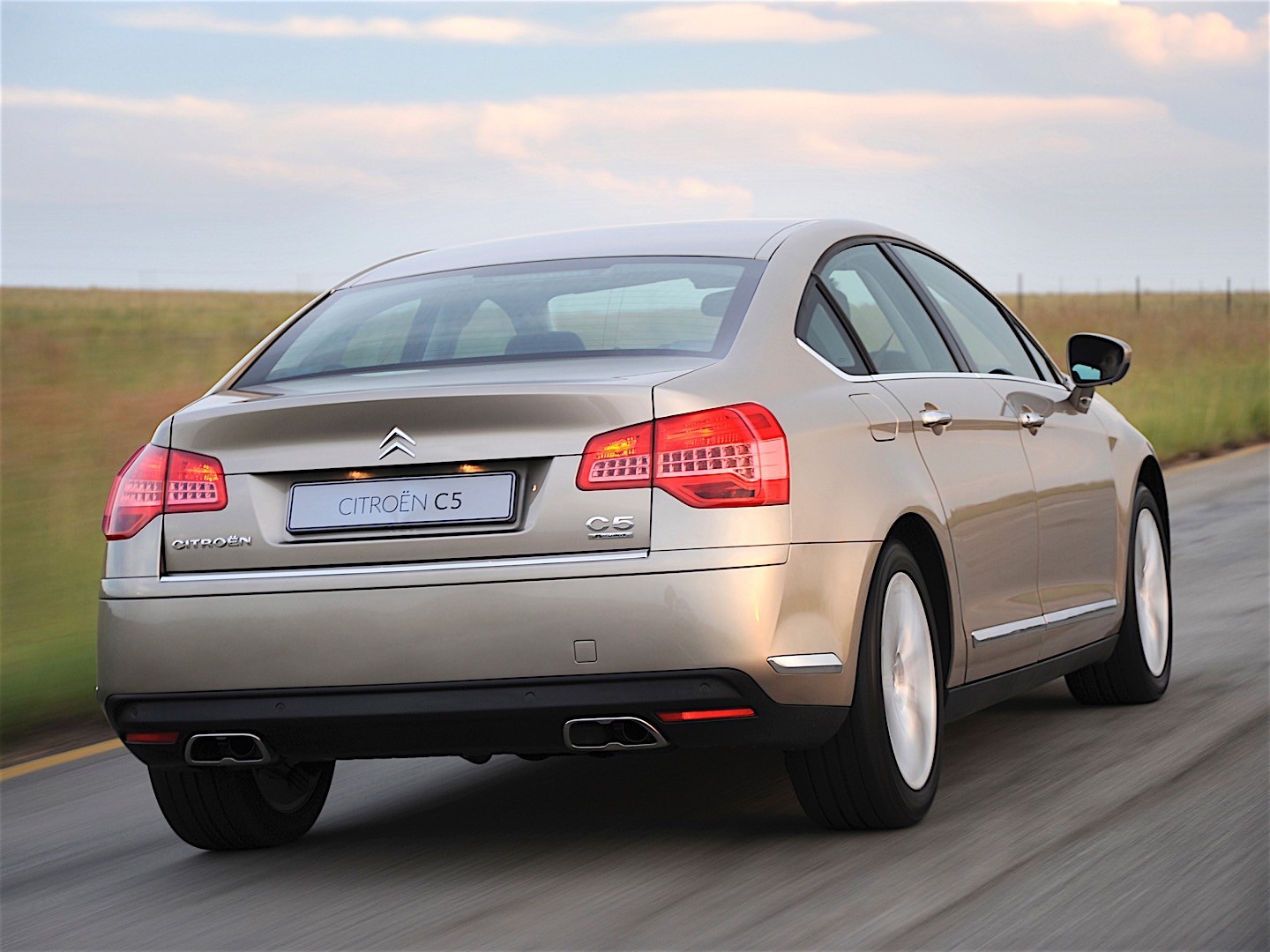 Citroen C5 Sedan photo 27