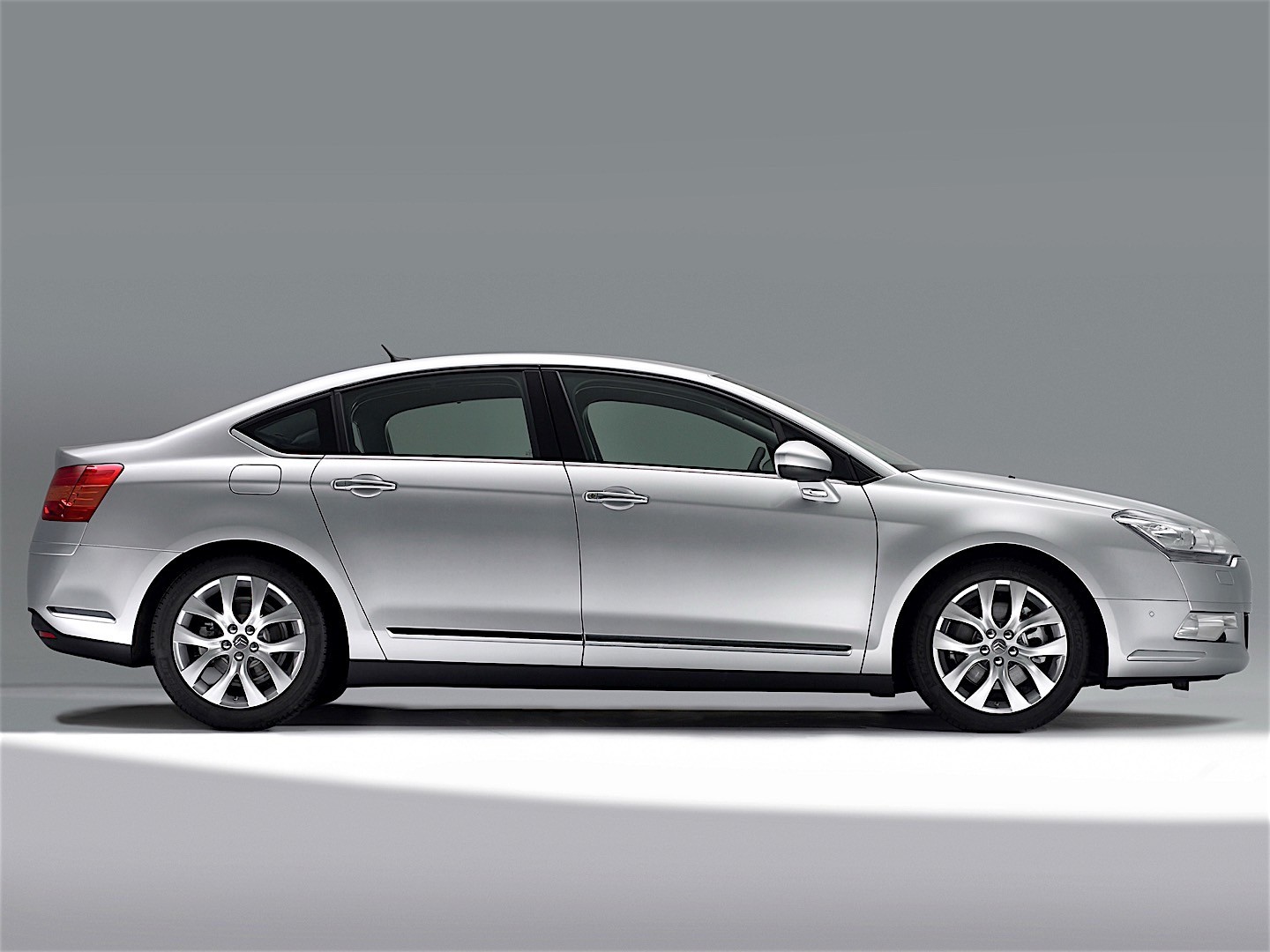 Citroen C5 Sedan photo 33