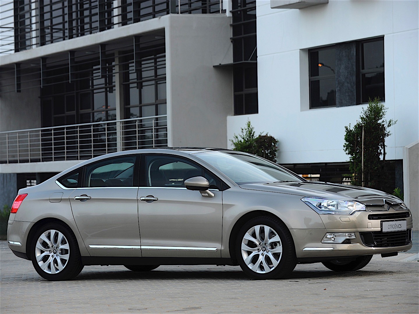 Citroen C5 Sedan photo 59