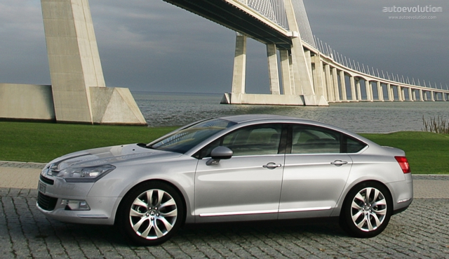 Citroen C5 Sedan photo 2