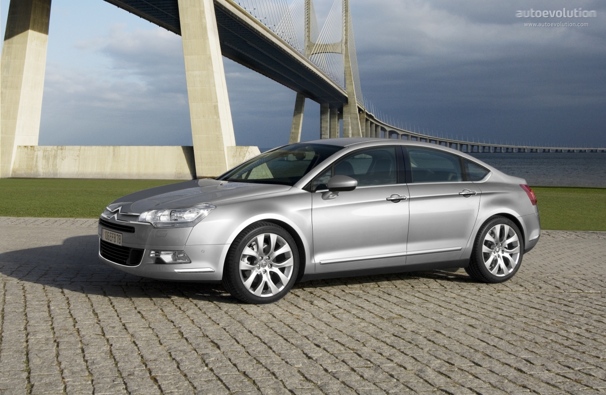 Citroen C5 Sedan photo 3