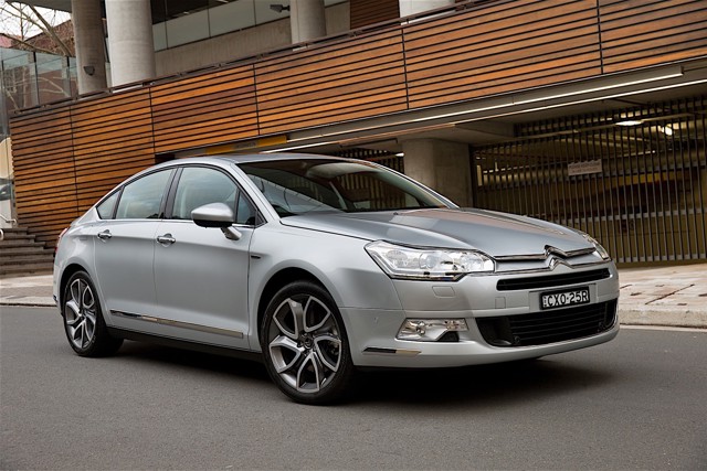 Citroen C5 Sedan photo 3