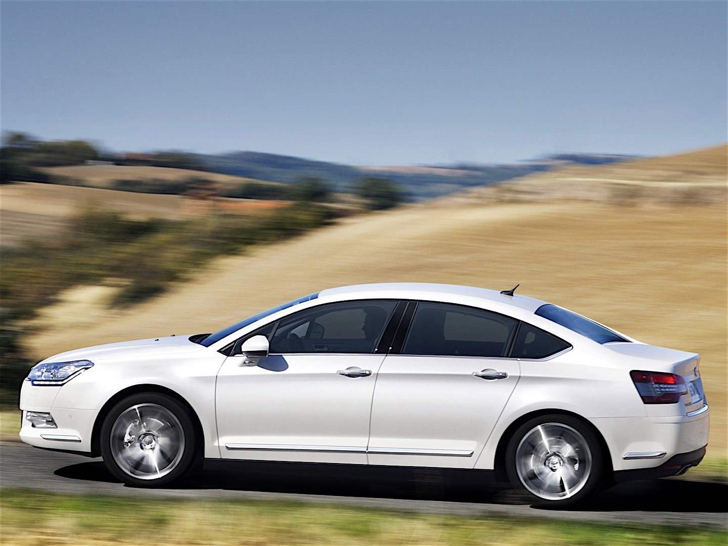 Citroen C5 Sedan photo 4