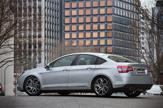 Citroen C5 Sedan photo 11