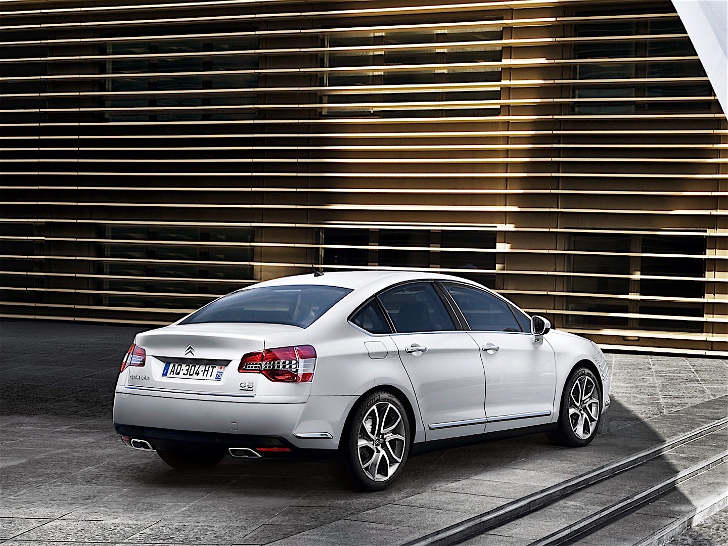 Citroen C5 Sedan photo 16