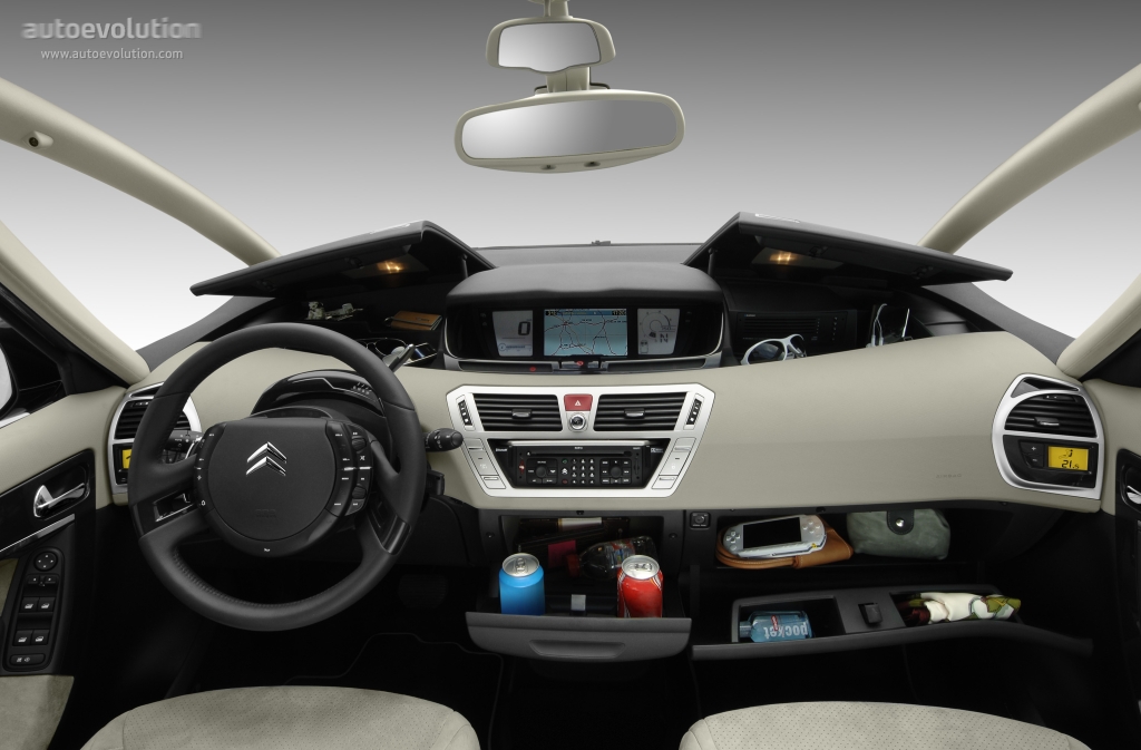 Citroen Grand C4 Picasso photo 11