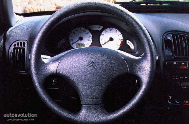 Citroen Saxo 5 Doors photo 5