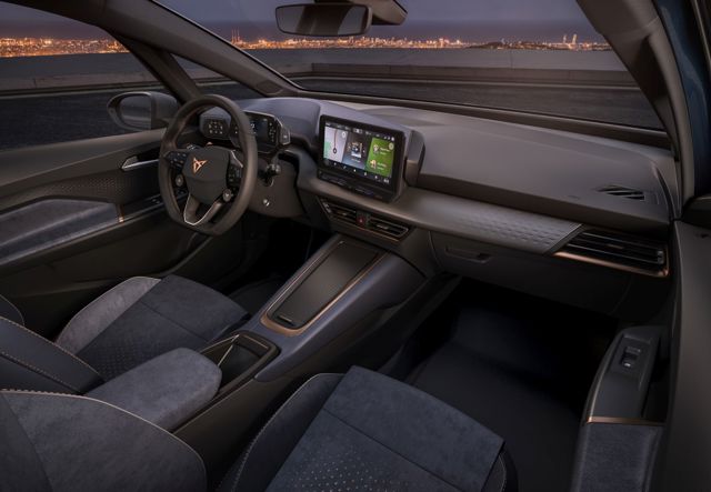 Cupra Born photo 24