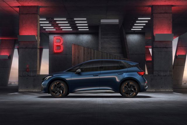 Cupra Born photo 5