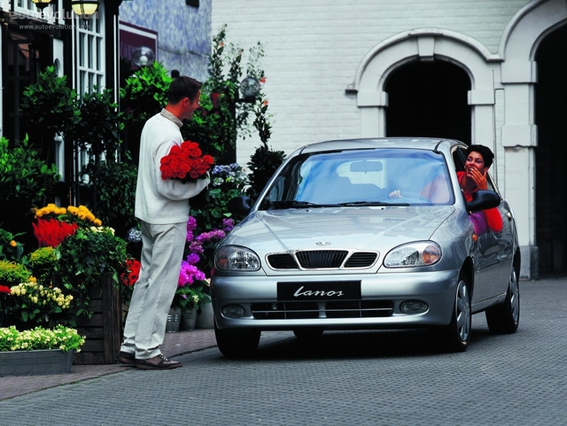 Daewoo Lanos Hatchback 3 Doors Foto 1