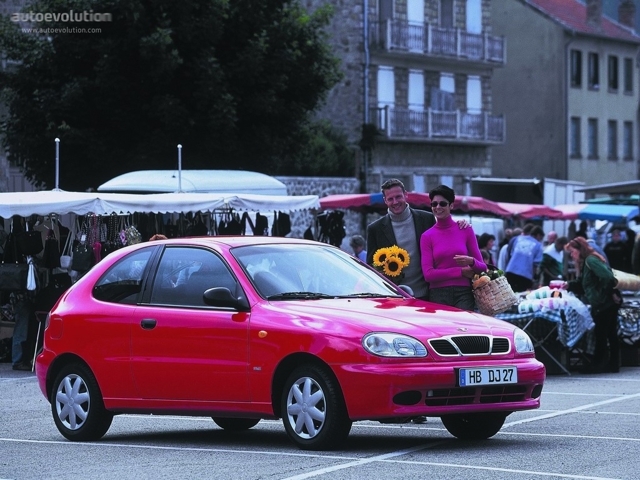 Daewoo Lanos Hatchback 3 Doors Foto 2