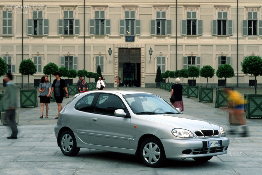 Daewoo Lanos Hatchback 3 Doors photo 3