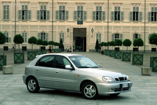 Daewoo Lanos Hatchback 5 Doors Foto 1