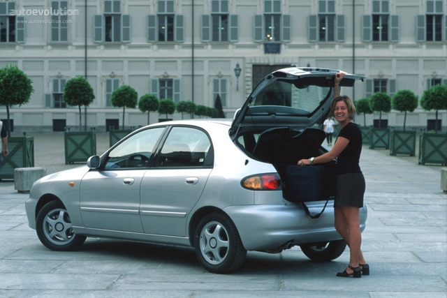 Daewoo Lanos Hatchback 5 Doors Foto 3