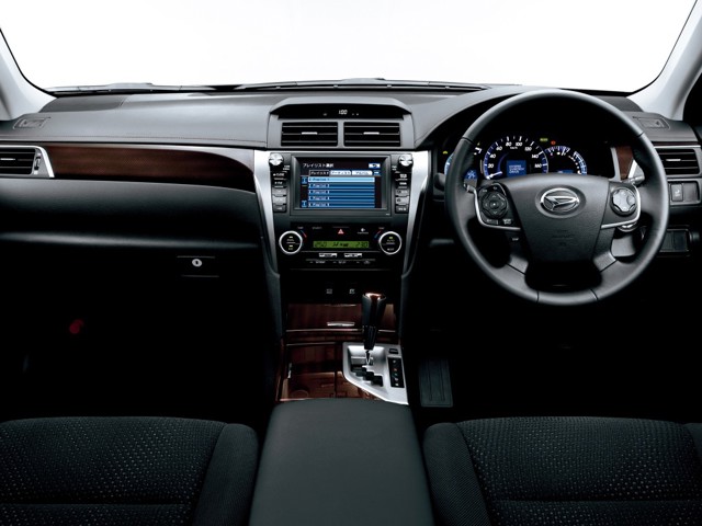 Daihatsu Altis Foto 5
