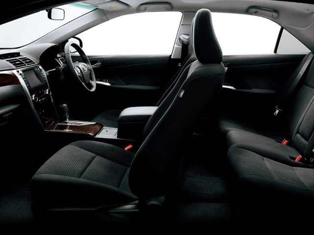 Daihatsu Altis Foto 6