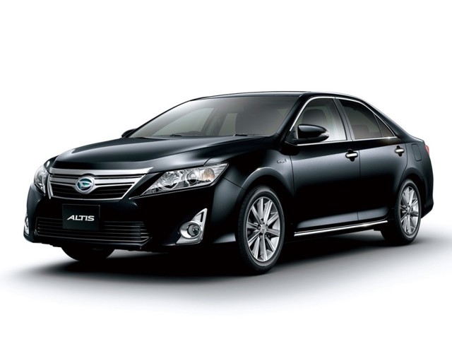 Daihatsu Altis Foto 1