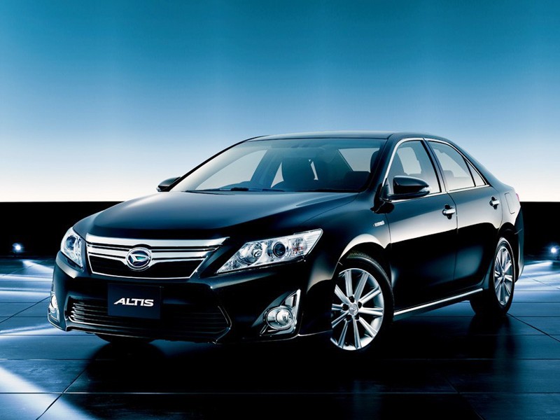 Daihatsu Altis photo 4