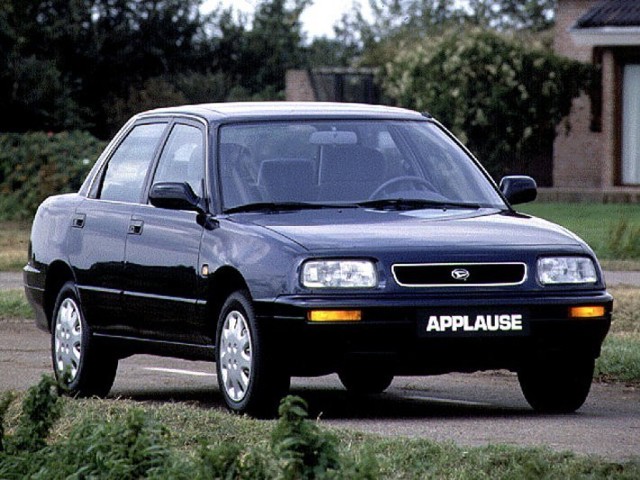 Daihatsu Applause Foto 1