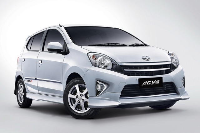 Daihatsu Ayla foto 1