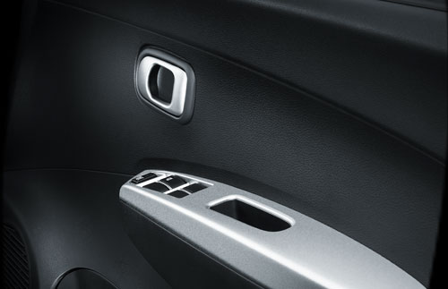 Daihatsu Ayla photo 11