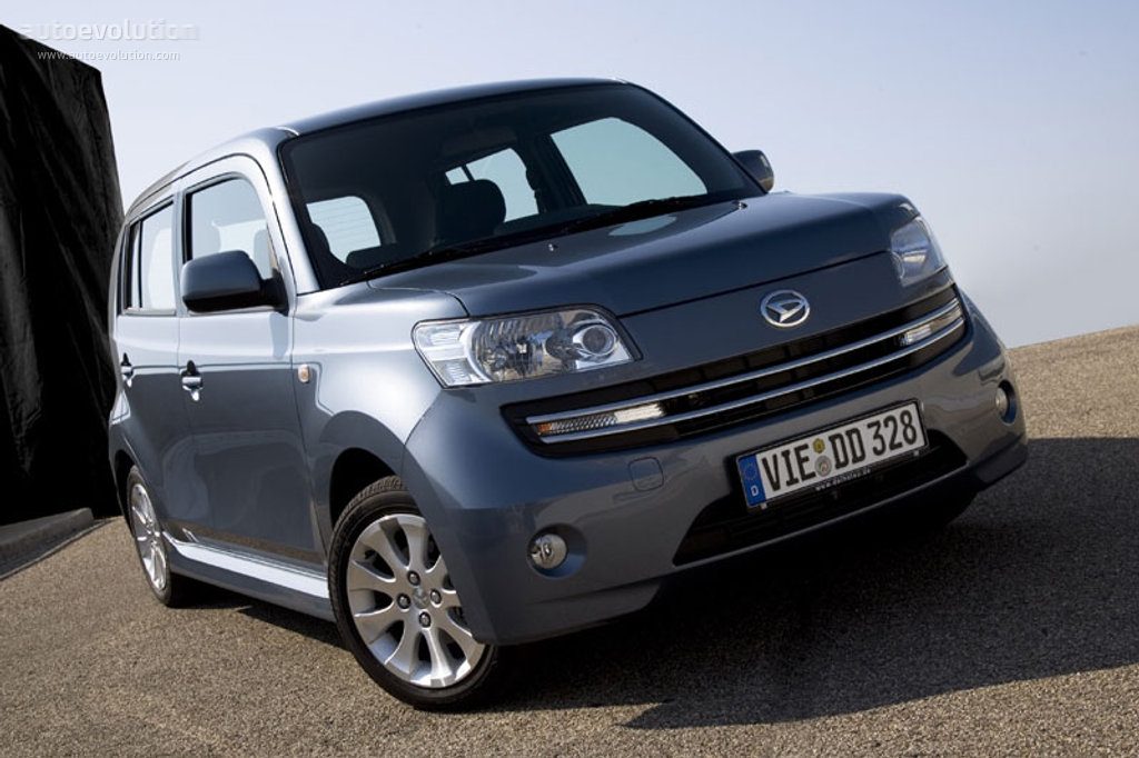 Daihatsu Materia photo 2