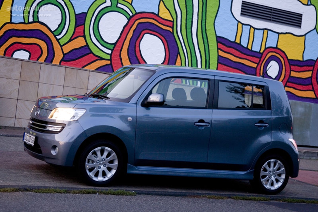Daihatsu Materia photo 4