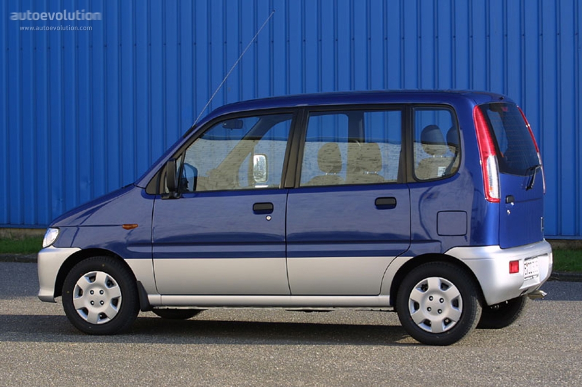 Daihatsu DAIHATSU Move 1.0L 5MT FWD (58 HP)