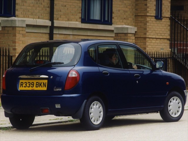 Daihatsu Sirion foto 14