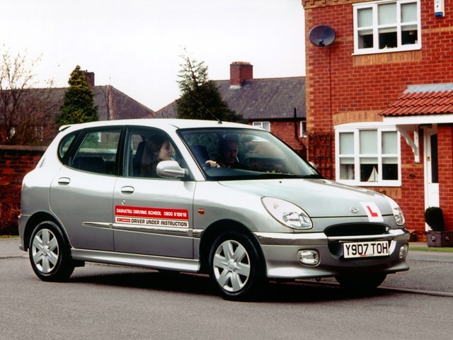 Daihatsu Sirion foto 8