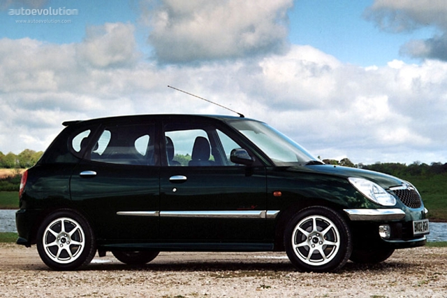 Daihatsu Sirion photo 2