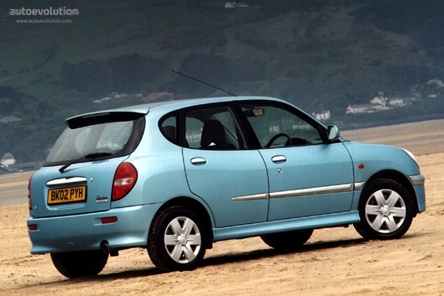 Daihatsu Sirion photo 3